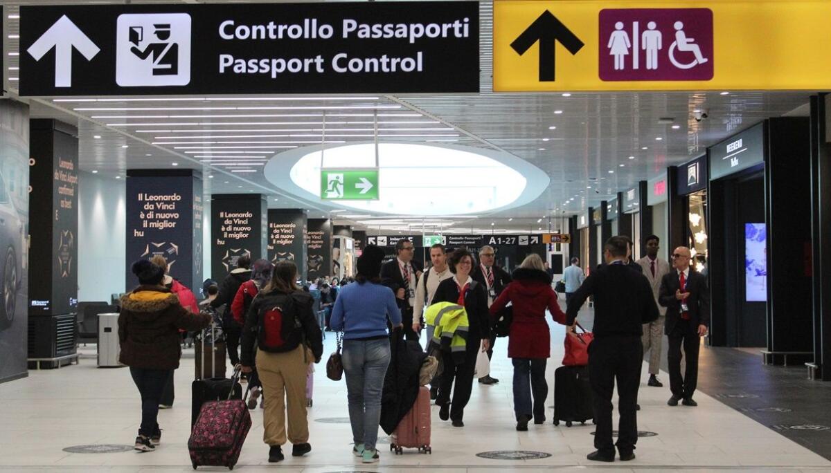 Dengue, a Fiumicino disinfettati gli aerei provenienti da aree a rischio - 