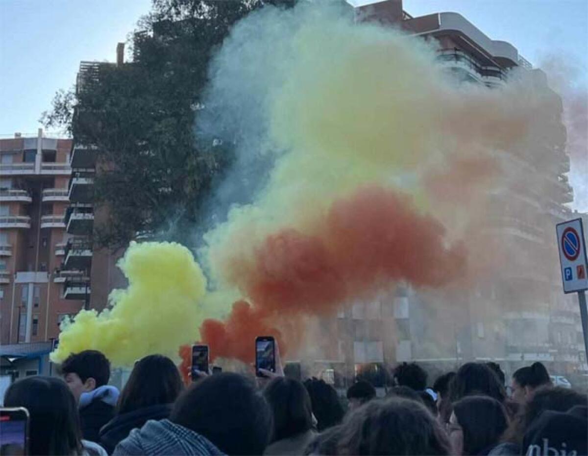 La dirigente scolastica annulla la “Settimana alternativa” per problemi di sicurezza: gli studenti del Liceo Meucci di Aprilia in protesta. - 