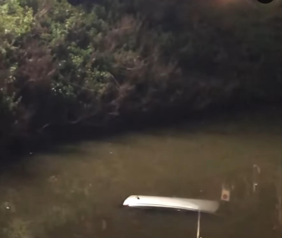 Auto nel canale a Terracina, encomio per i due soccorritori - 