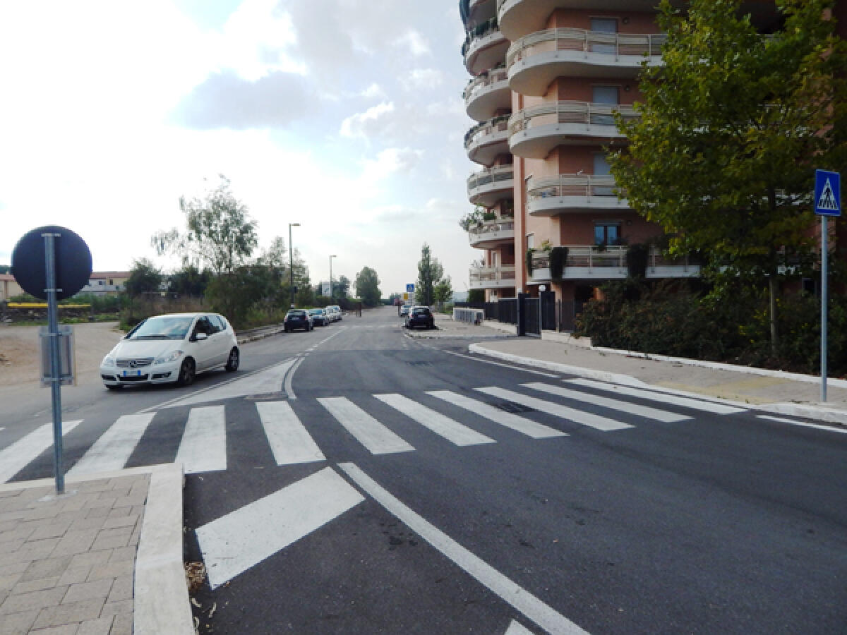 Aprilia, la immobilizzano e poi la legano al letto a scopo di rapina. In azione 3 uomini. - 