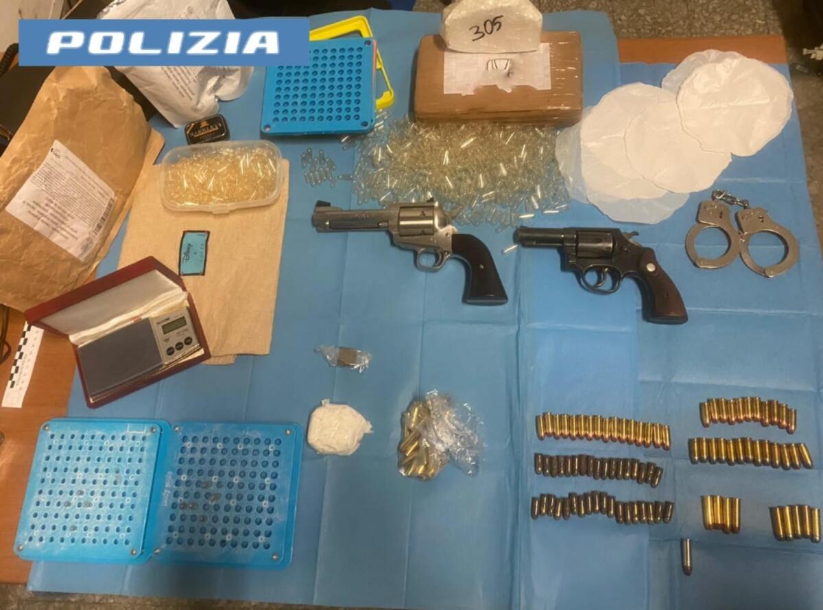Quasi un chilo e mezzo di cocaina e armi in casa: la Questura di Roma arresto un 40enne. - 