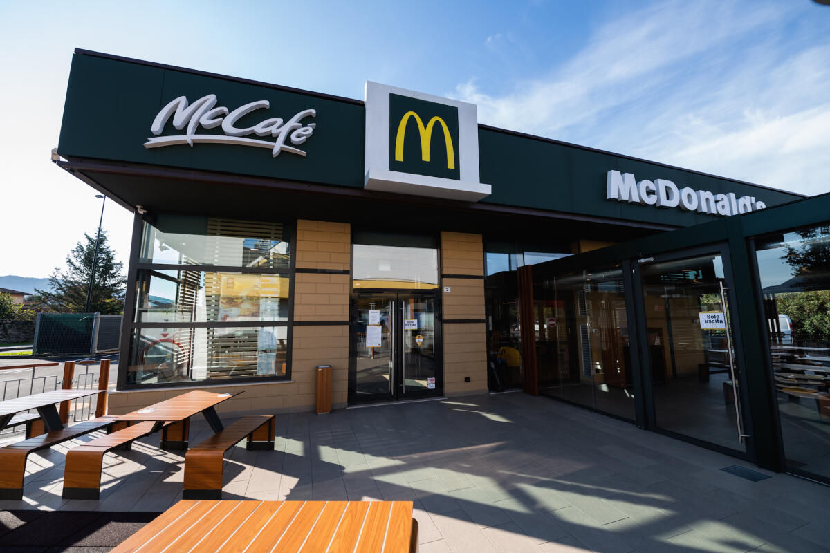 Colpo a mano armata al Mc Donald’s di via Nettuno, a Cisterna. In azione due uomini. - 