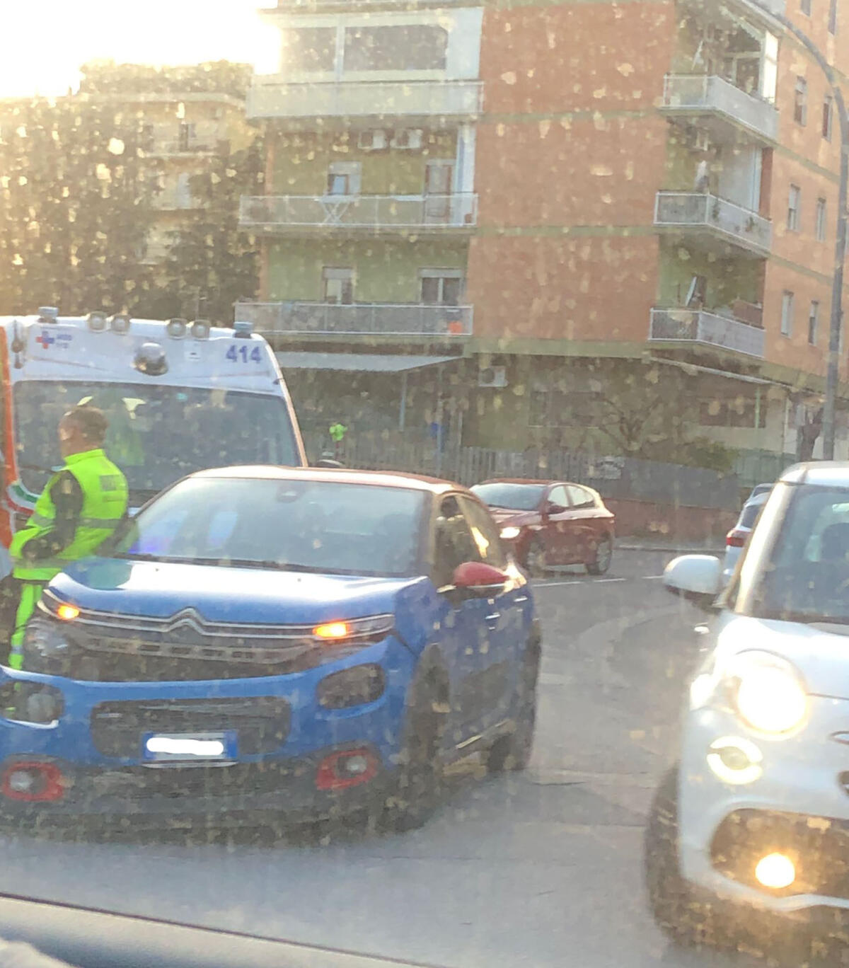 Aprilia - Incidente tra auto e bici in centro - 