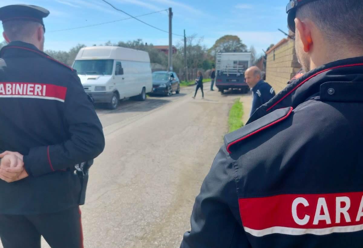 Blitz dei Carabinieri e della Polizia Locale a “Le Salzare” a Tor San Lorenzo: 10 persone denunciate per invasione di terreni ed edifici. - 