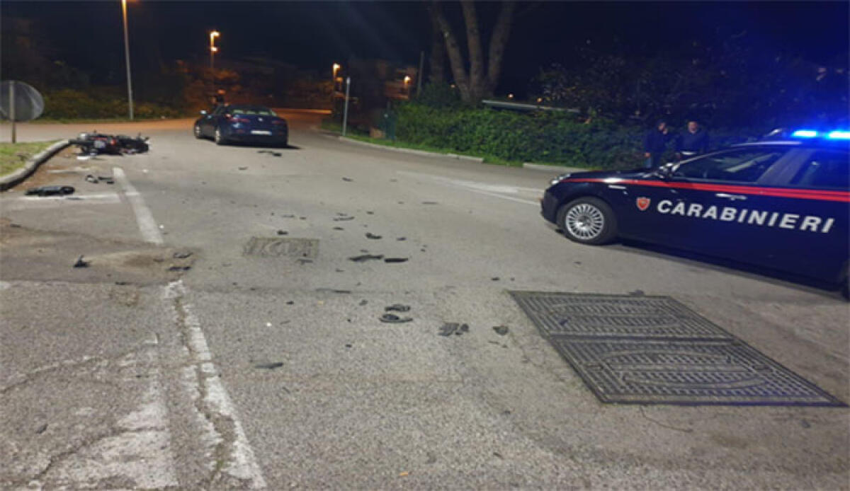 Incidente sulla Flacca, a Gaeta, tra uno scooter ed una berlina: feriti due giovani. - 