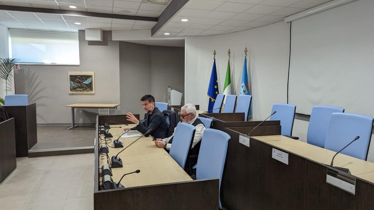 Miasmi in zona Caffarelli e alla Borgata Agip di Aprilia e sversamenti nel canale Carrocetello, il Comune pronto ad attivare una task force. - 