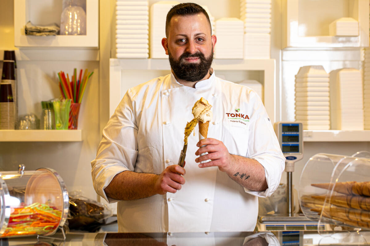 Tonka porta in scena il "Gaufre de Liège" in occasione della giornata europea del gelato artigianale - 