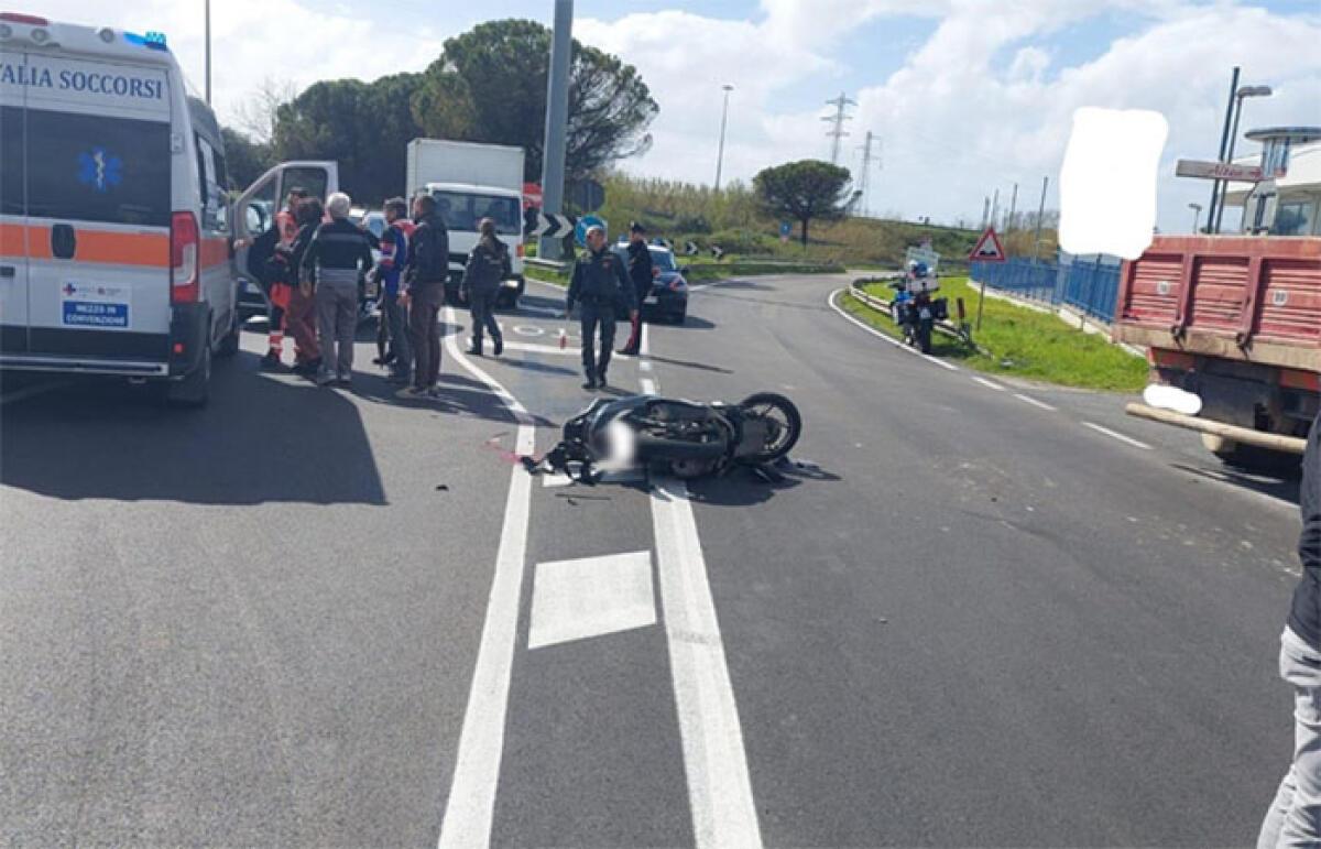 Schianto tra uno scooter ed un autocarro a Formia: la vittima è il 16enne Giuseppe Maiolo. - 