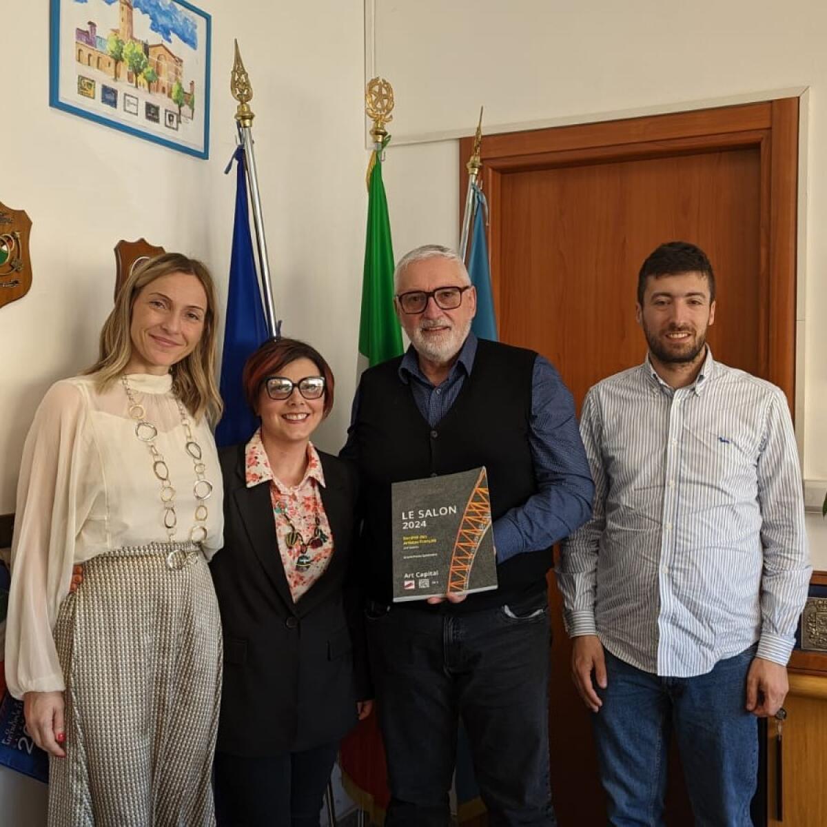 L’artista apriliana Erika Mallardi conquista Parigi con “Abstract”. Ricevuta in Comune dal Sindaco. - 