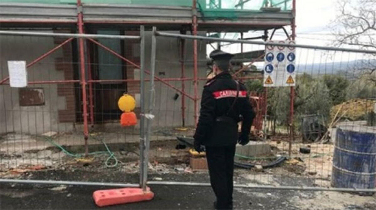Sicurezza sul lavoro: ispezione dei Carabinieri e della Asl in un cantiere a Scauri di Minturno. Sanzioni per 8mila euro. - 