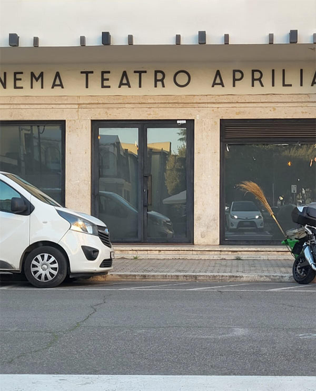 I locali del Cinema Teatro Aprilia non trovano pace: smantellata anche l’ultima attività. Quale futuro per l’ex Pidocchietto? - 