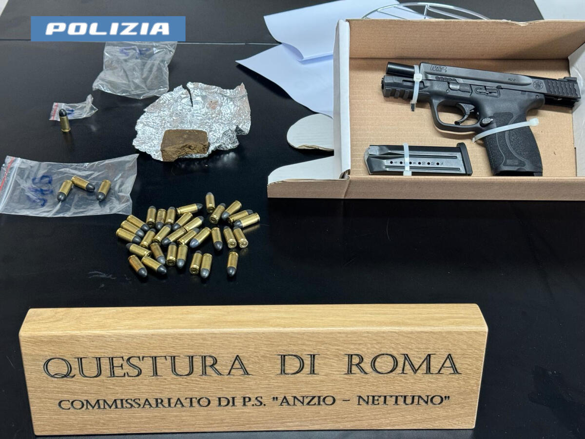 Quattro colpi di pistola contro un cartello stradale a Nettuno: in manette un 23enne. - 