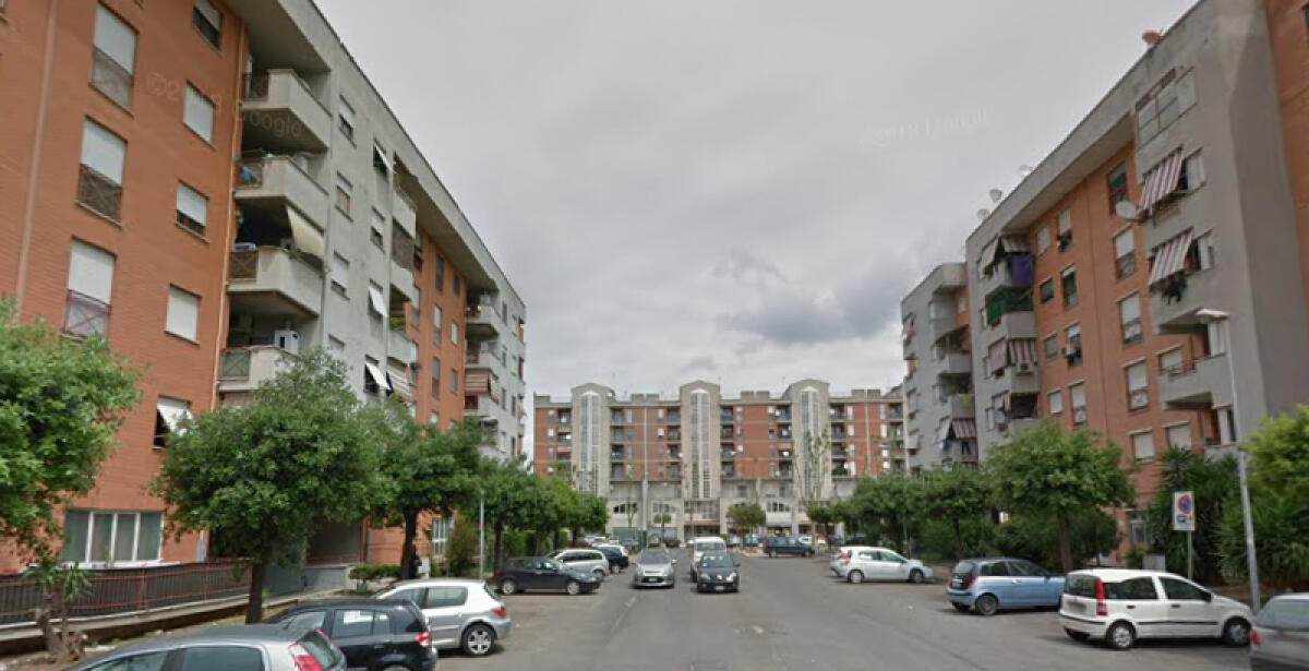 APRILIA - Preso a pugni e rapinato dopo che aveva prelevato 800 euro dallo sportello Atm delle Poste di via Lussemburgo. - 