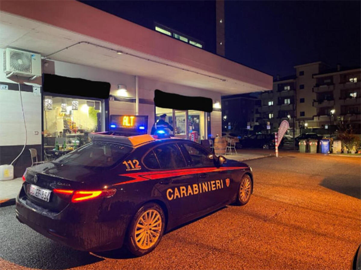 Quattro colpi di pistola contro un'auto in via Aldo Moro, ad Aprilia. E' il terzo episodio da inizio anno. - 