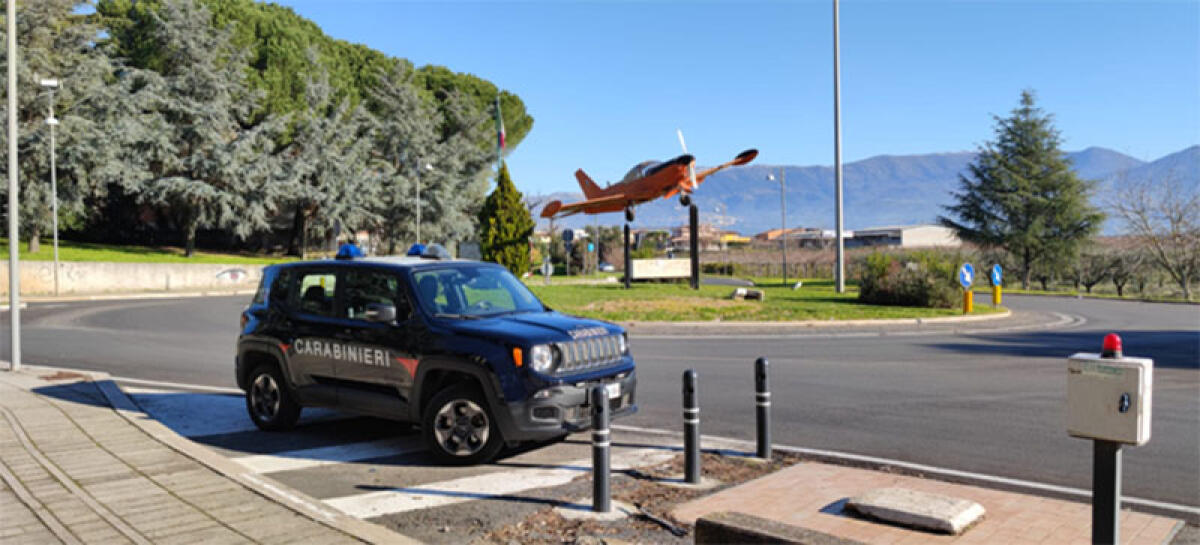 Non si rassegna alla fine della storia, le manda la foto di una pistola minacciando di ucciderla. 23enne di Cisterna in arresto. - 