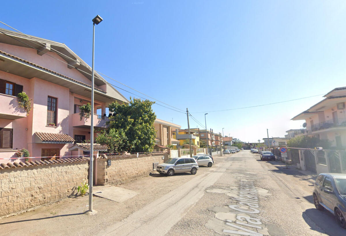 Furti di borse ad Aprilia, due episodi questa mattina: ad agire una coppia a bordo di una Fiat Panda bianca - 