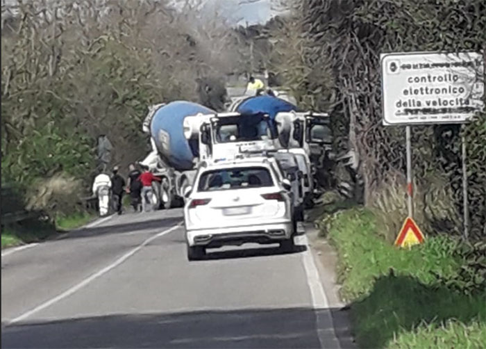l'incidente sulla Pontina Vecchia che è costato la vita ad Adriano Macellari
