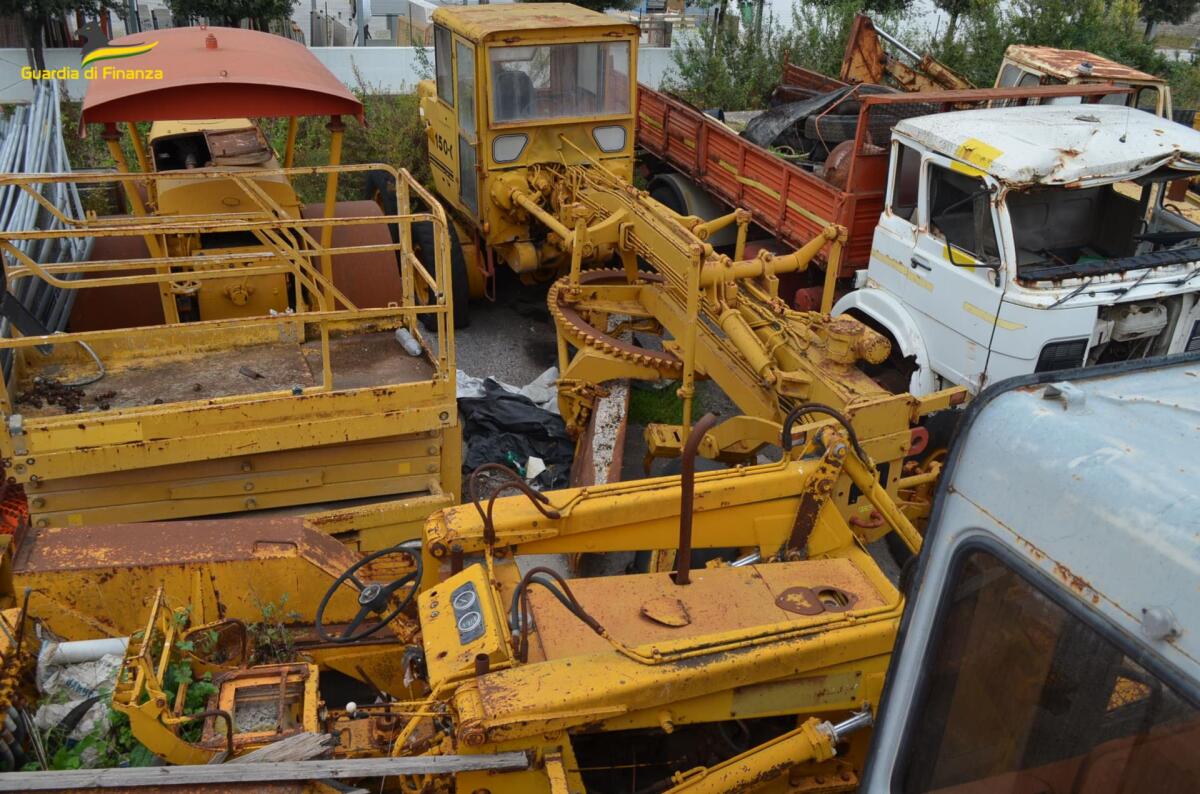 Sequestrata a Sermoneta una vasta area ricoperta da 200 tonnellate di rifiuti non smaltiti e pericolosi - 