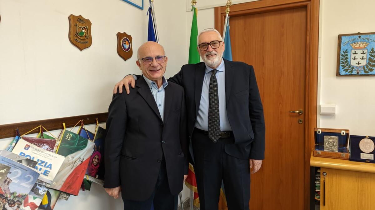 Aprilia - Va in pensione lo storico ufficiale di stato civile Giuseppe Gemelli: "Tra i tanti matrimoni, ricordo le prime unioni civili" - 
