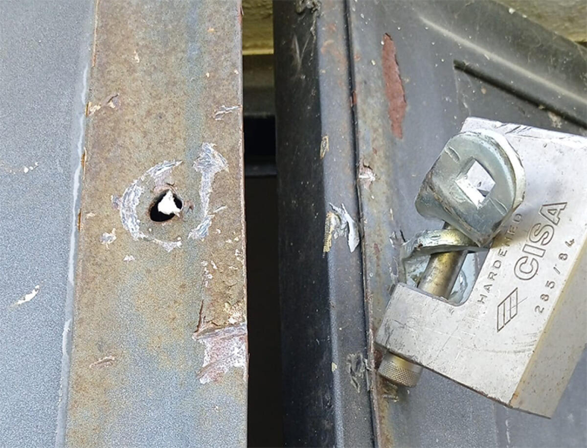 Furto al Parco Selciatella di Aprilia: i ladri portano via gli attrezzi per la manutenzione dell’area verde. - 