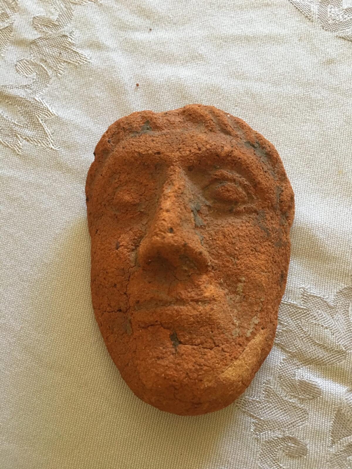 Riportata a Terracina maschera in terracotta di interesse archeologico - 