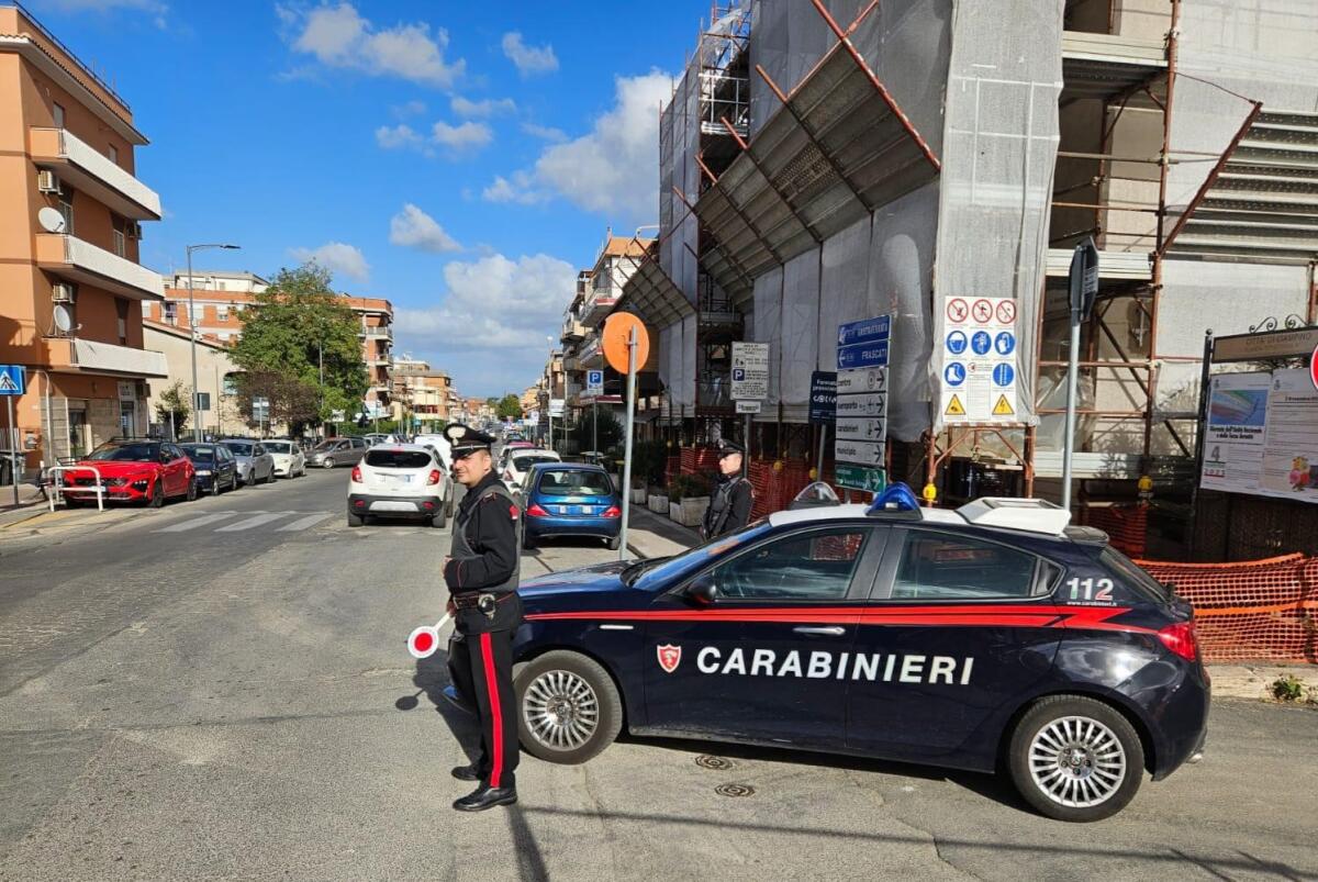 Controlli ai Castelli Romani: i Carabinieri denunciano 4 persone e segnalano 10 assuntori di droga. Ritirate 5 patenti. - 