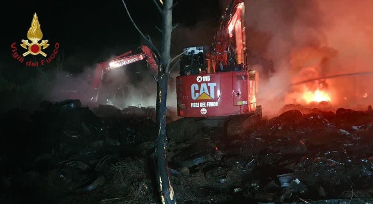 Incendio ad Ardea, la Asl: "Finita l'emergenza, ecco le misure precauzionali" - 