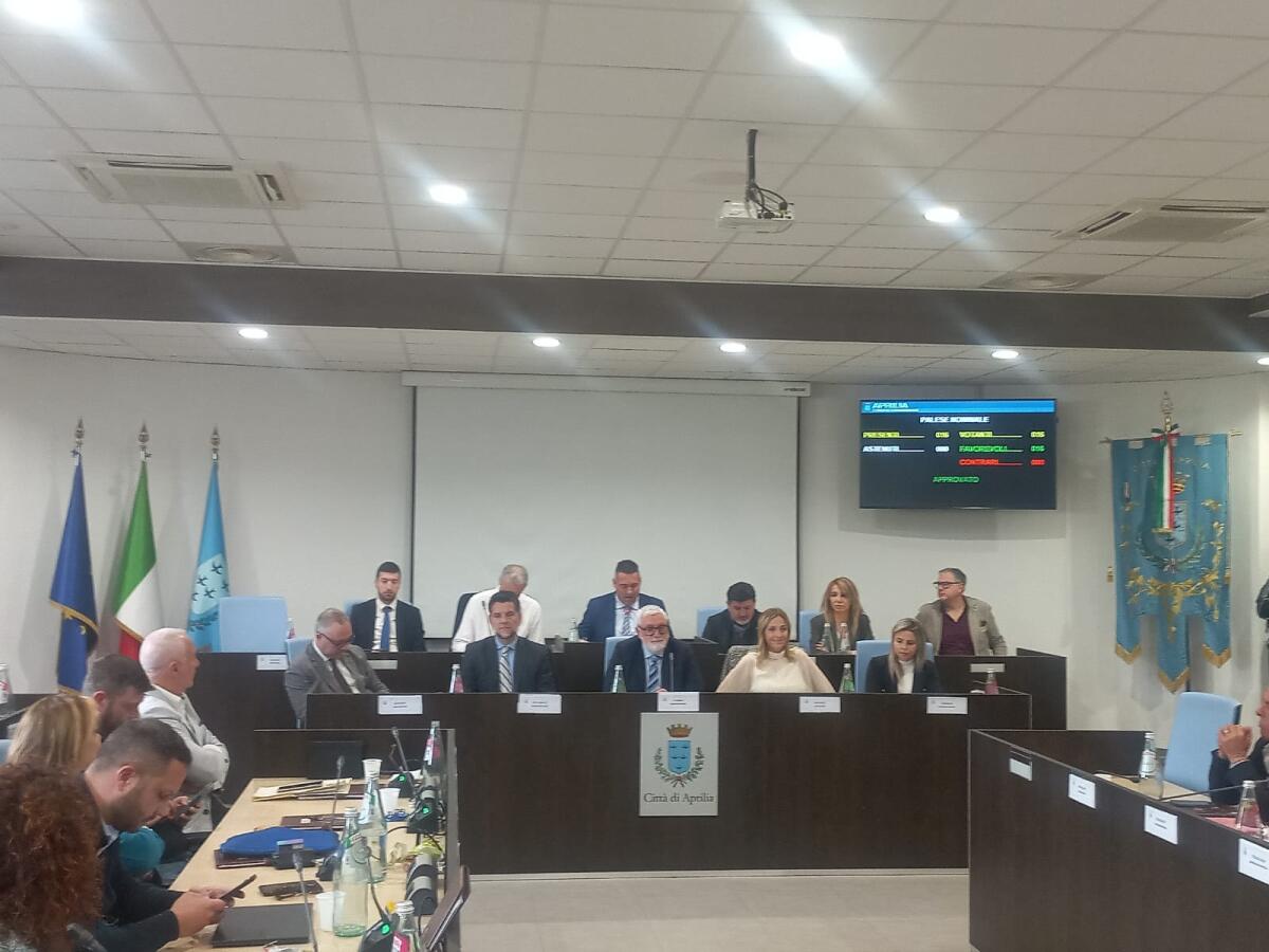 Aprilia - Tari ridotta per cittadini e attività: in Consiglio ok alle nuove tariffe - 