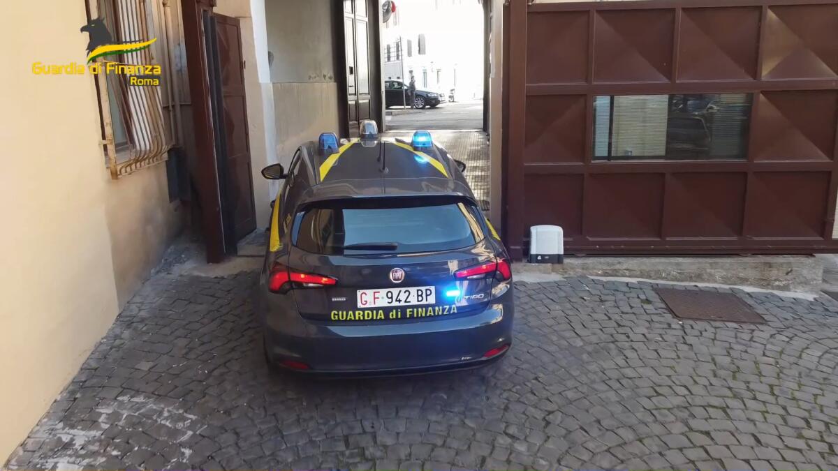 Arrestato dalla Finanza dominus di società di raccolta di rifiuti per fallimento pilotato. Sotto sequestro beni per mezzo milione di euro. - 