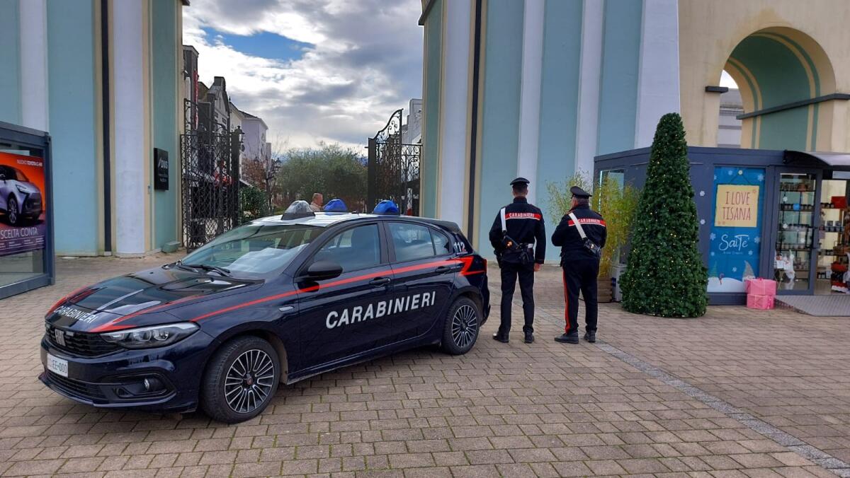 Tre giovani pontini in trasferta all’Outlet di Valmontone per fare shopping gratis. Arrestati dai Carabinieri. - 
