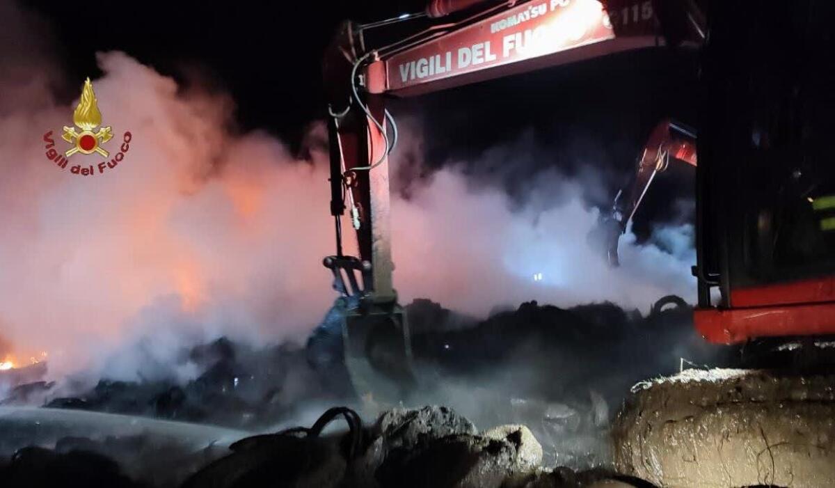 Arrivano i primi dati Arpa, non confortanti, sull’incendio alla discarica abusiva ad Ardea. - 