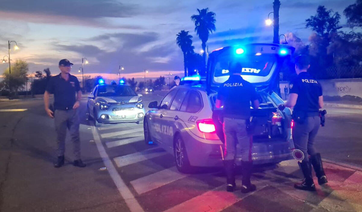Inseguito e braccato a Lavinio, tenta di impugnare la pistola di un poliziotto. 25enne in manette. Alcuni connazionali accerchiano la Polizia. - 