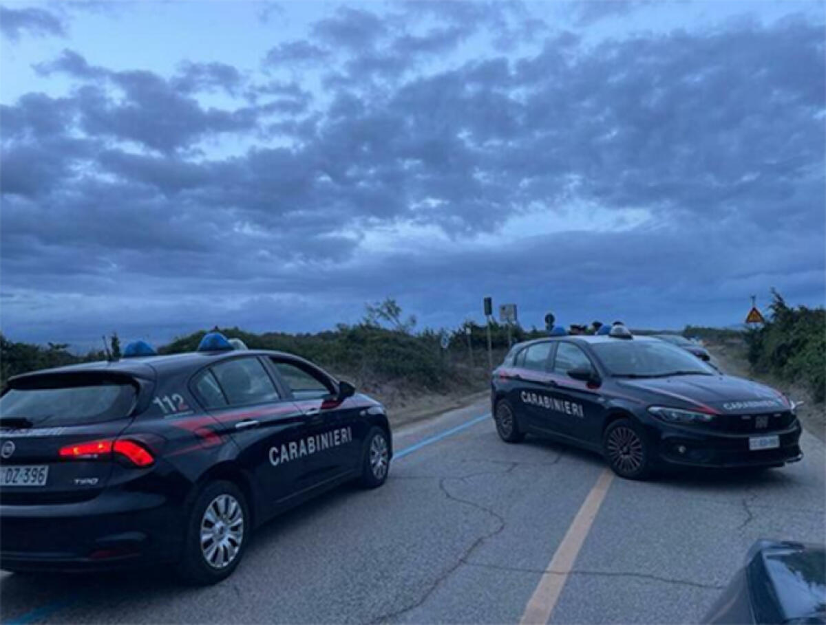 Fuori strada sulla Pontina, rifiuta l'alcooltest e minaccia i carabinieri. Arrestato - 