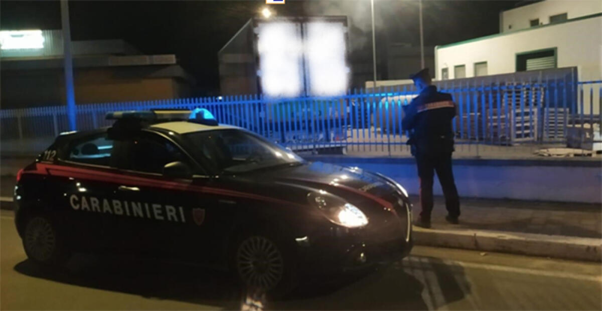 Incendio doloso ad un mezzo di una ditta di Fondi. I Carabinieri trovano sul posto materiale di innesco. - 