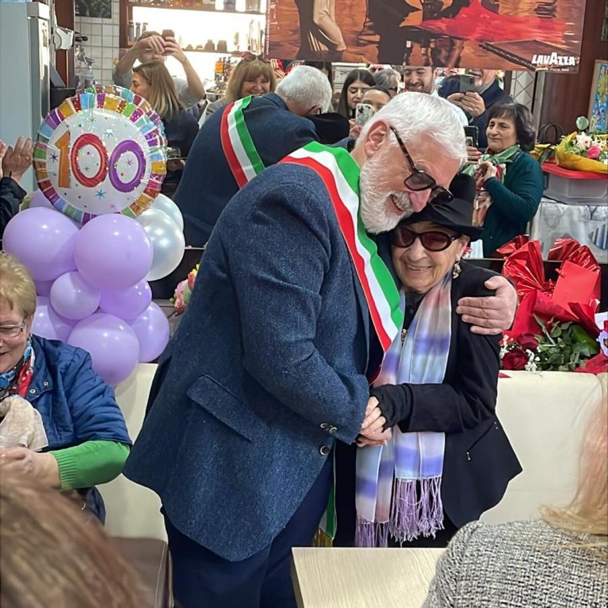 La signora Francesca Rodo ad Aprilia festeggia 100 anni - 