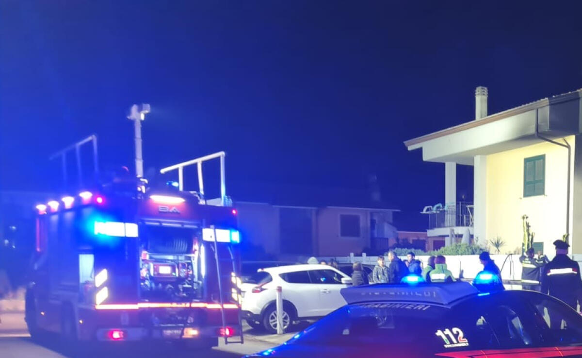 Fiamme nella notte, immediato l'intervento - 