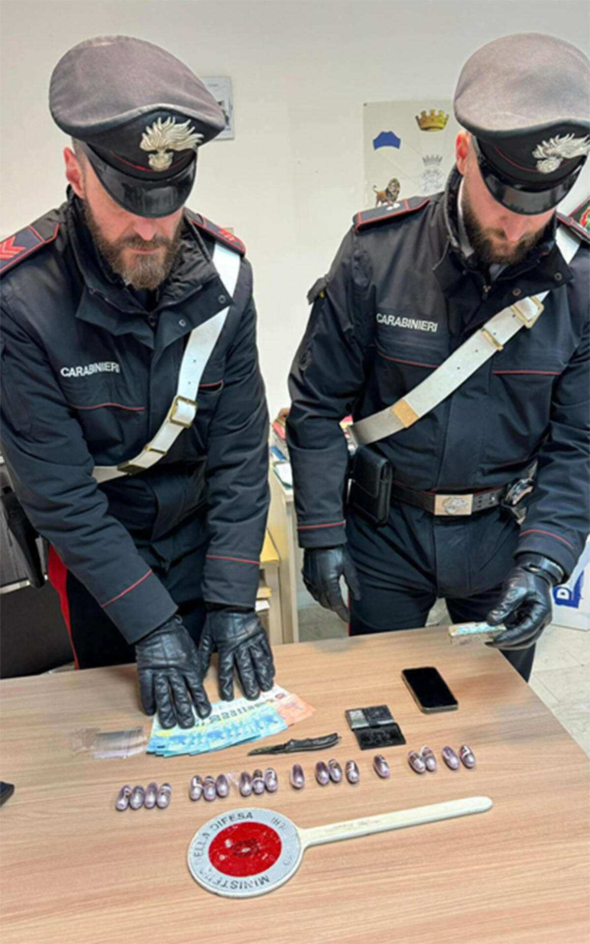 19enne di Sezze deteneva in casa 250 grammi di hashish. Arrestato dai Carabinieri. - 