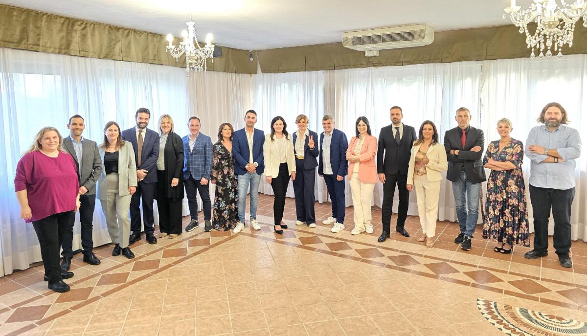 SERMONETA - Presentata la lista dell’attuale e nuovamente candidata sindaca Giuseppina Giovannoli. - 