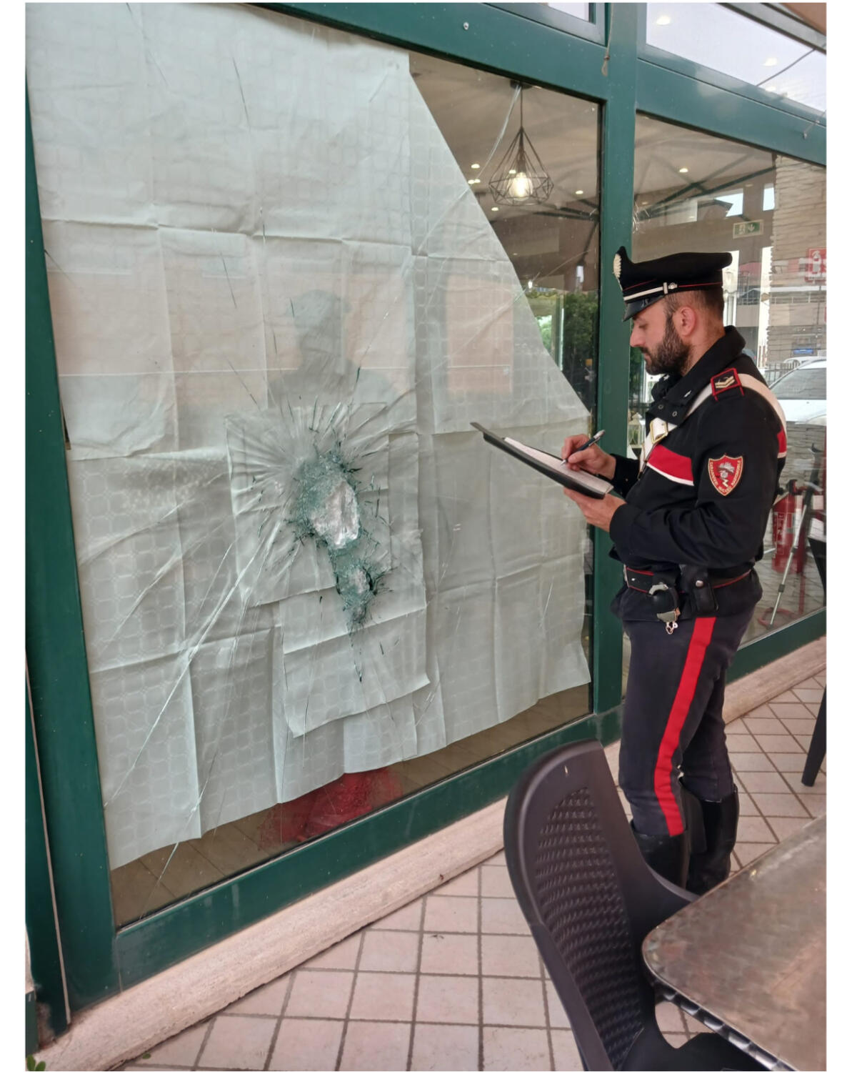 Tentano il furto in un bar ad Aprilia: denunciati - 