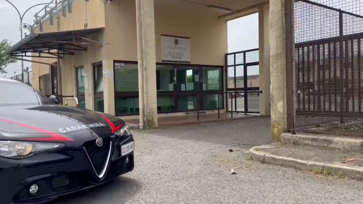 VELLETRI - Droga ordinata dal carcere con telefonini e pagata dai familiari con ricariche su carte prepagate. Scattano 33 misure cautelari. VIDEO - 