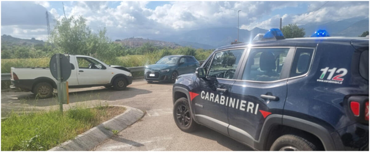 Percorre una strada contromano e fa un frontale: due feriti - 