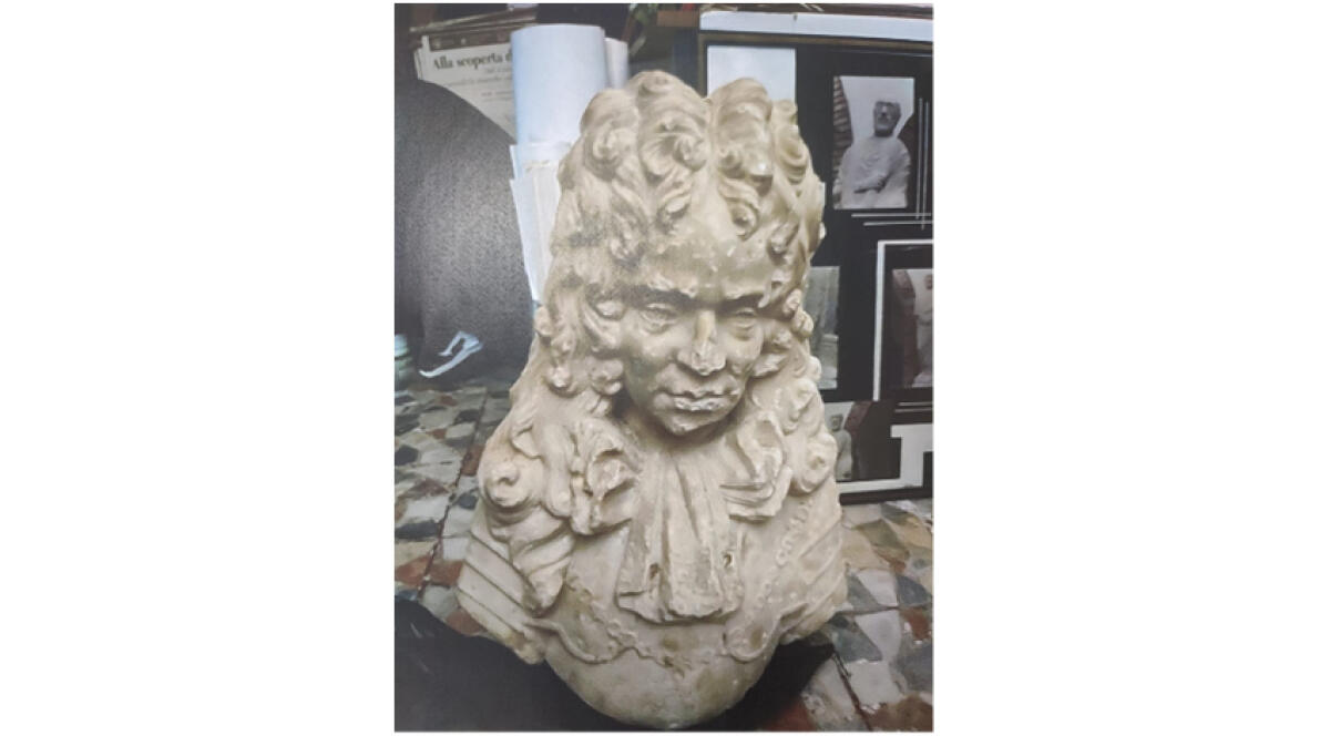 Non c'è pace per il Principe Antonio Caracciolo Carafa: rubato ancora una volta il busto in marmo - 