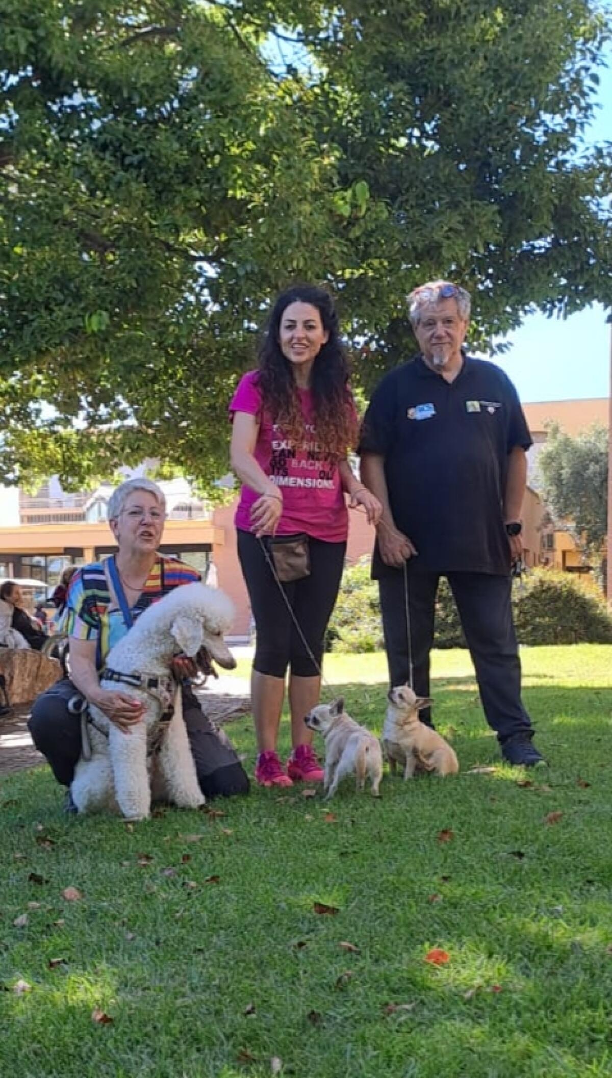 L'Associazione “Un Cane per Amico” di Aprilia allieta il pomeriggio dei residenti della RSA “San Michele Hospital”. - 