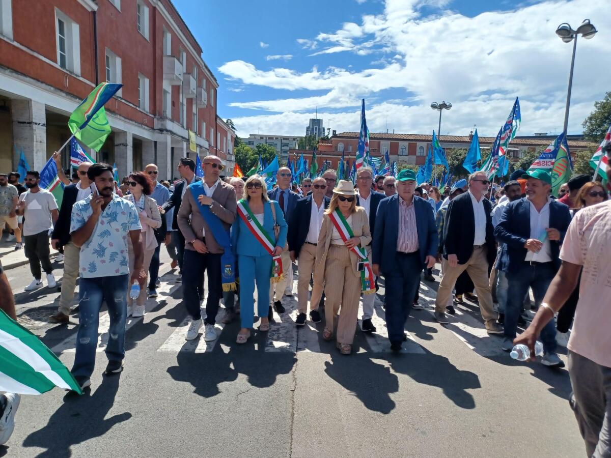 Giustizia per Satnam: anche il presidente della Provincia di Latina, Stefanelli, ieri alla manifestazione in piazza. - 