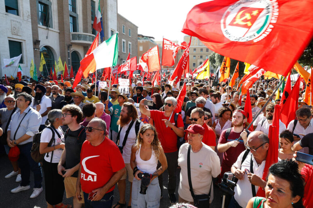 La madre di Satnam Singh: "Voglio giustizia per mio figlio". Oggi protestano comunità indiana e sindacati - 