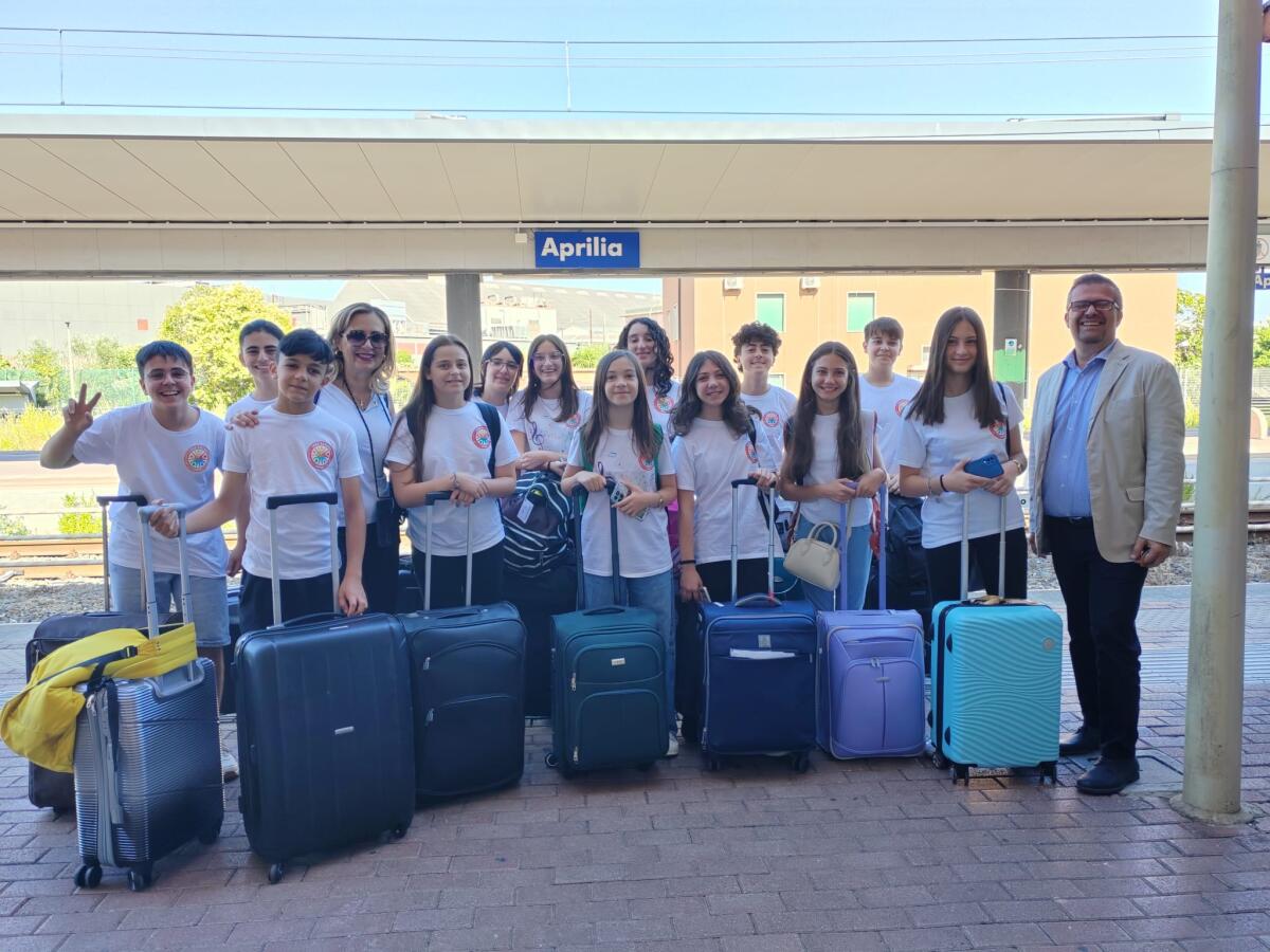 Il coro voci bianche della “Pascoli” di Aprilia al G7 Istruzione di Trieste! Unici studenti pontini presenti. - 