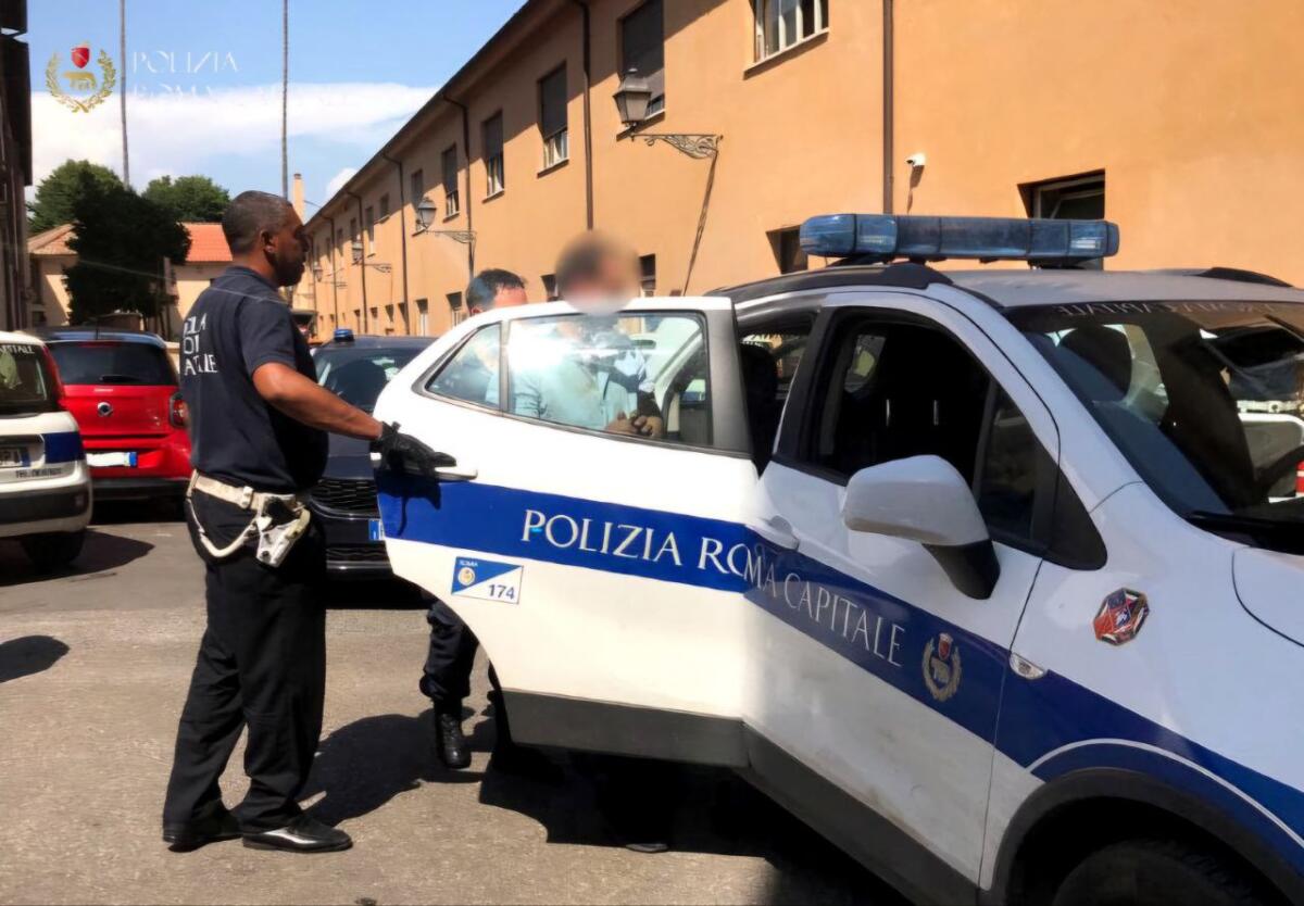 Girava con una sciabola per le strade: fermato un uomo di 48 anni - 
