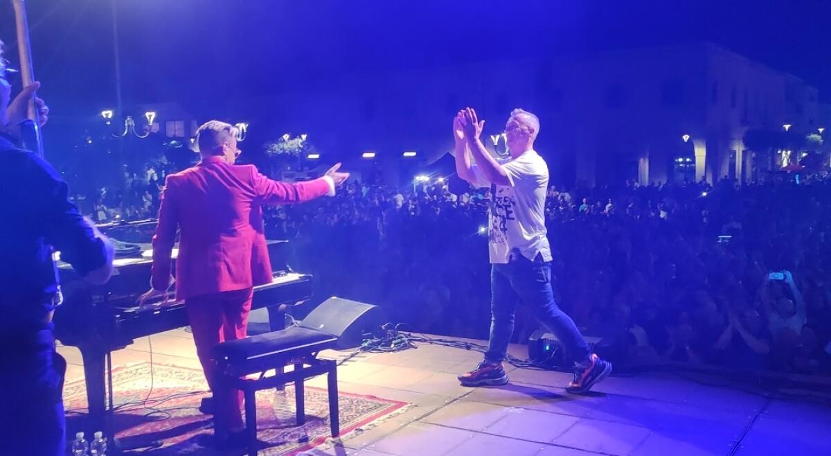 Grandi Matthew Lee e Paolo Belli! Studio 93 festeggia i suoi 40+1 in una Piazza Roma gremita di un pubblico danzante! - 