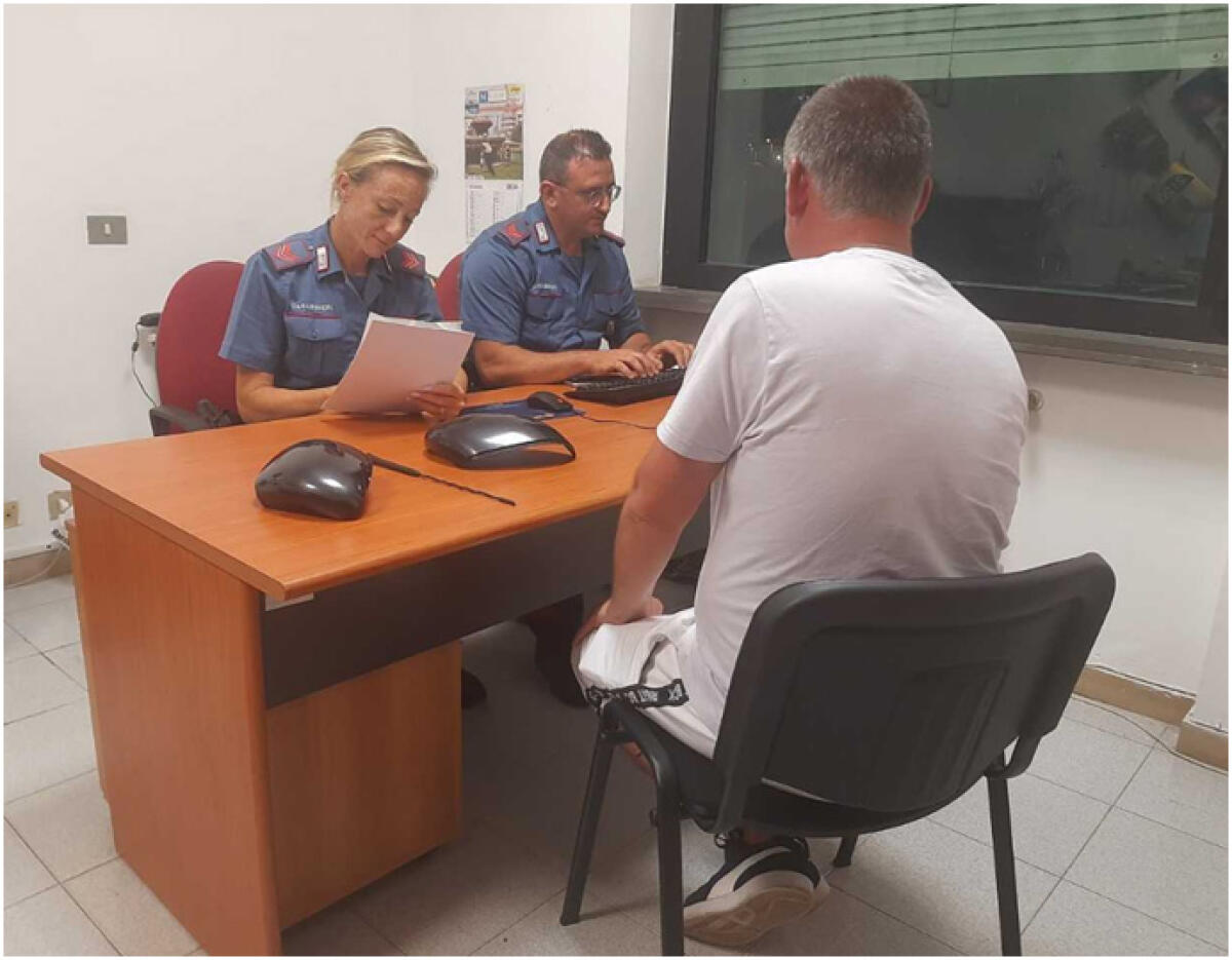 Incetta di specchietti e antenne al parcheggio della stazione di Minturno, chiesto il Foglio di via per un 46enne campano - 