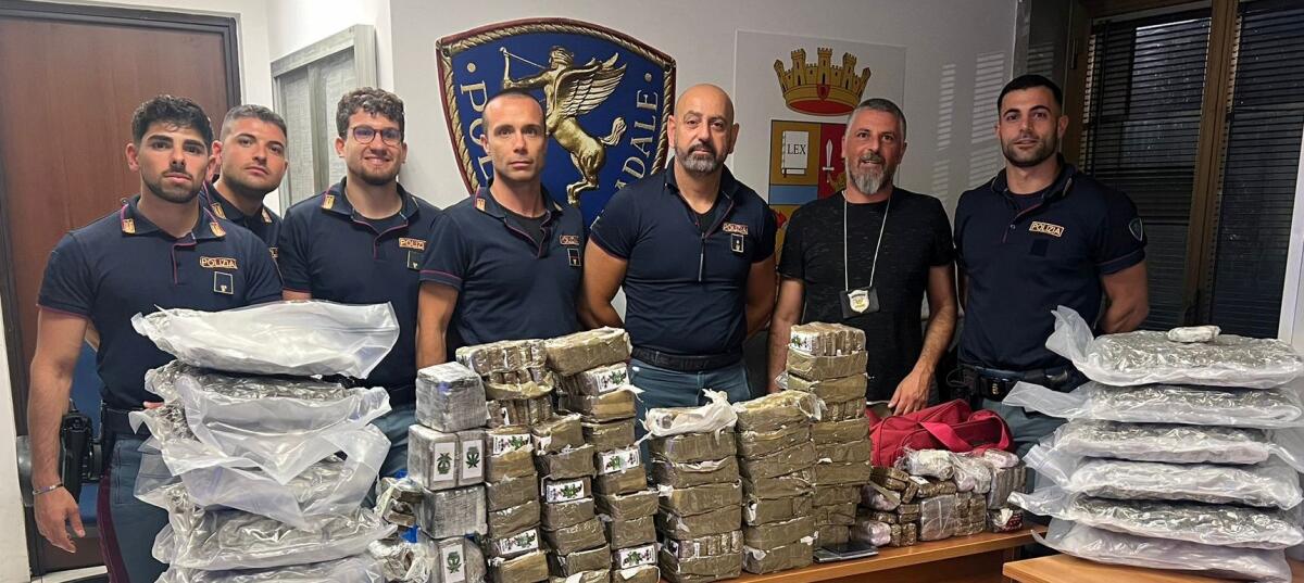 Viaggiava sul GRA con 17 kg di marijuana: arrestato - 